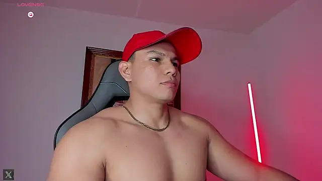 Snapshot of RoyConstance chatting on November 9, 2025, 4:44 am RoyConstance online show from November 9, 2025, 4:44 am