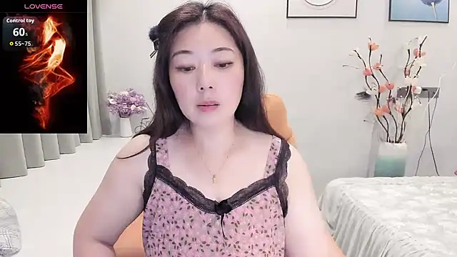 Snapshot of Crystal_Wings chatting on September 18, 2025, 12:40 pm Crystal Wings online show from September 18, 2025, 12:40 pm