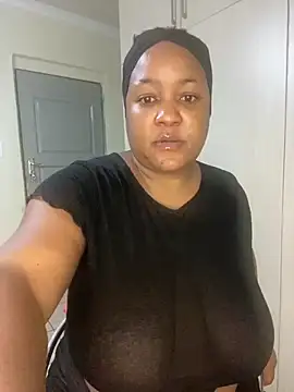 Missmoox24 online show from October 29, 2025, 8:21 pm