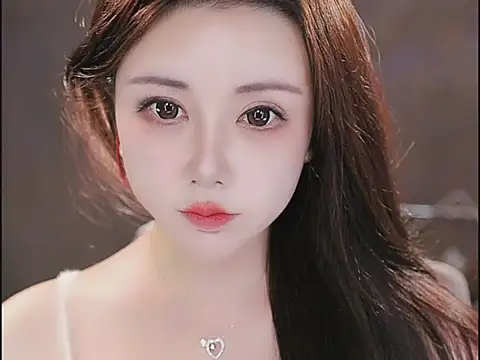 Qiaoqiao  online show from November 13, 2025, 5:01 pm