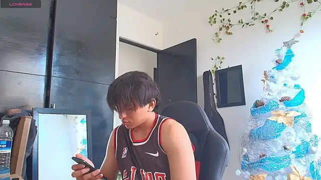 Snapshot of Haruto2001 chatting on December 15, 2024, 1:32 pm Haruto2001 online show from December 15, 2024, 1:32 pm