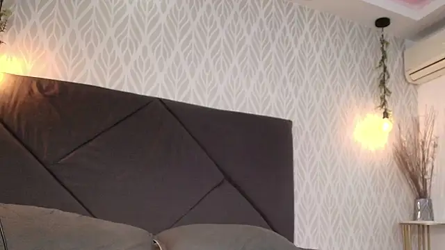 Snapshot of flavia_cruz chatting on November 9, 2025, 7:34 pm flavia cruz online show from November 9, 2025, 7:34 pm