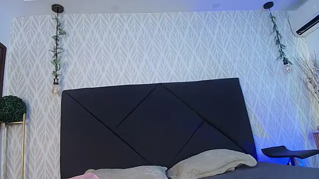 Snapshot of flavia_cruz chatting on December 2, 2025, 7:09 pm flavia cruz online show from December 2, 2025, 7:09 pm