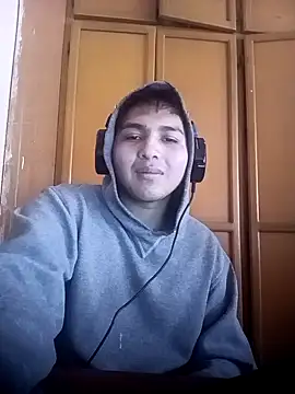 Snapshot of LoganFinds chatting on October 31, 2025, 4:41 pm LoganFinds online show from October 31, 2025, 4:41 pm