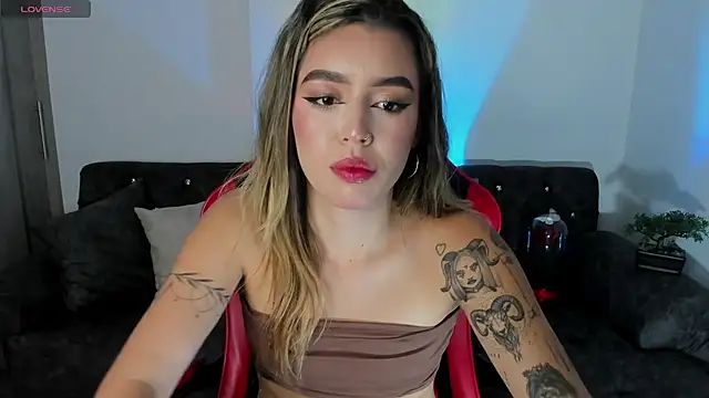 Snapshot of zoee_jackson chatting on November 21, 2025, 2:32 am zoee jackson online show from November 21, 2025, 2:32 am