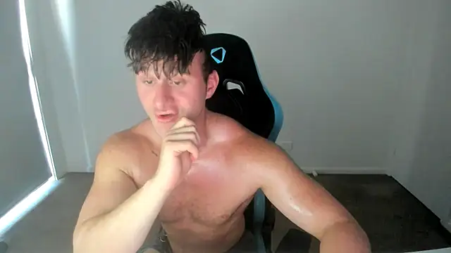 Snapshot of _DownUnderFit_ chatting on October 28, 2025, 2:26 am DownUnderFit online show from October 28, 2025, 2:26 am