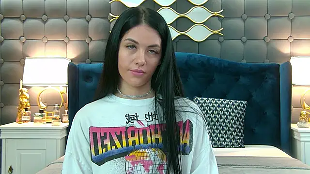 LeyaCass online show from January 5, 2025, 7:28 am