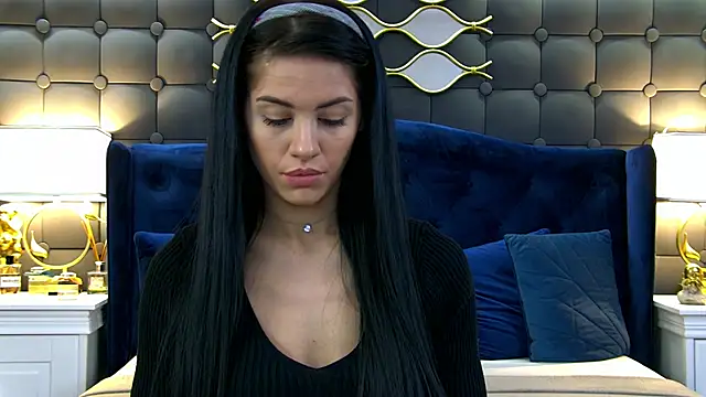 LeyaCass online show from March 4, 2025, 5:42 am