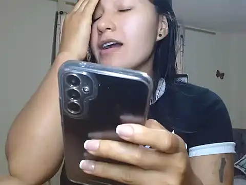 Snapshot of kazumi6 chatting on December 15, 2025, 7:18 pm kazumi6 online show from December 15, 2025, 7:18 pm