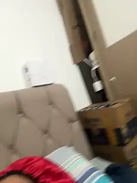 palomamoraid online show from March 6, 2025, 5:33 pm