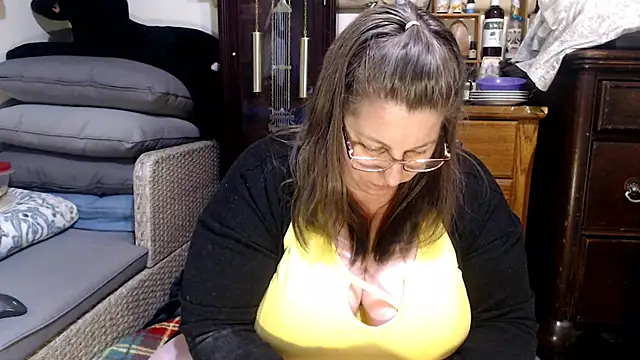 Snapshot of ladyscarlotta chatting on February 25, 2025, 1:41 am ladyscarlotta online show from February 25, 2025, 1:41 am