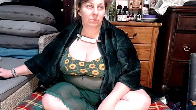 Snapshot of ladyscarlotta chatting on February 27, 2025, 8:42 pm ladyscarlotta online show from February 27, 2025, 8:42 pm