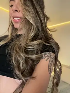 AmmyCollinsW online show from October 3, 2025, 8:06 pm