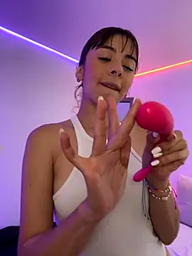 AmmyCollinsW online show from November 10, 2025, 9:03 pm