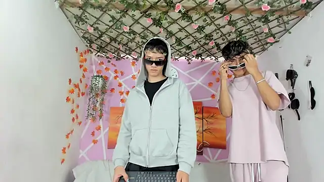 Snapshot of Fresahot2005 chatting on March 17, 2025, 7:48 pm Fresahot2005 online show from March 17, 2025, 7:48 pm