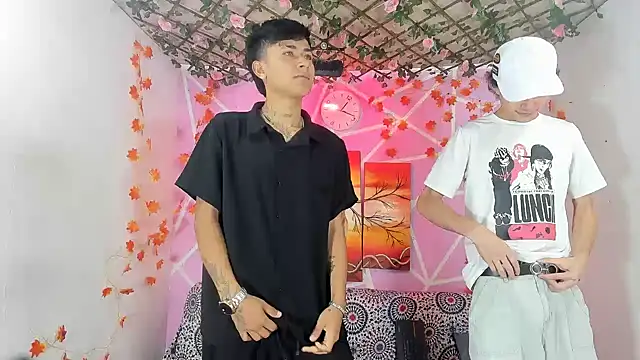 Fresahot2005 online show from November 23, 2025, 2:17 pm