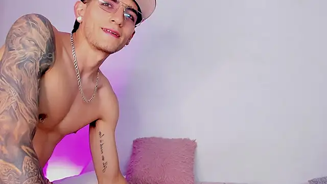 Snapshot of _NATAHSA_ chatting on February 28, 2025, 2:42 am NATAHSA online show from February 28, 2025, 2:42 am