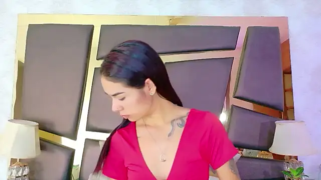 Snapshot of NicoleEsposito chatting on October 1, 2025, 1:06 pm NicoleEsposito online show from October 1, 2025, 1:06 pm
