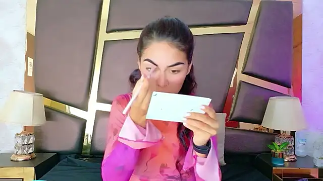 Snapshot of NicoleEsposito chatting on October 4, 2025, 12:36 pm NicoleEsposito online show from October 4, 2025, 12:36 pm