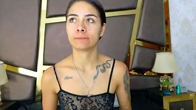 Snapshot of NicoleEsposito chatting on October 15, 2025, 12:38 pm NicoleEsposito online show from October 15, 2025, 12:38 pm