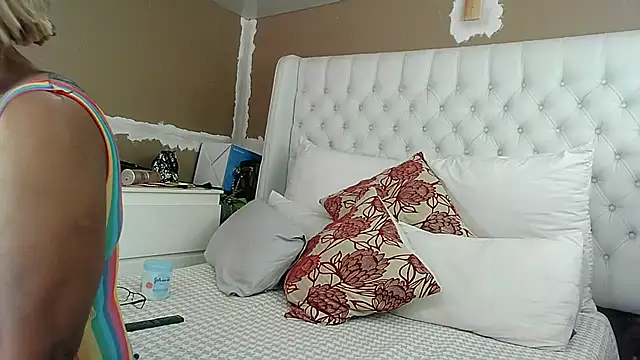 Snapshot of Carocurvy chatting on September 22, 2025, 5:31 am Carocurvy online show from September 22, 2025, 5:31 am