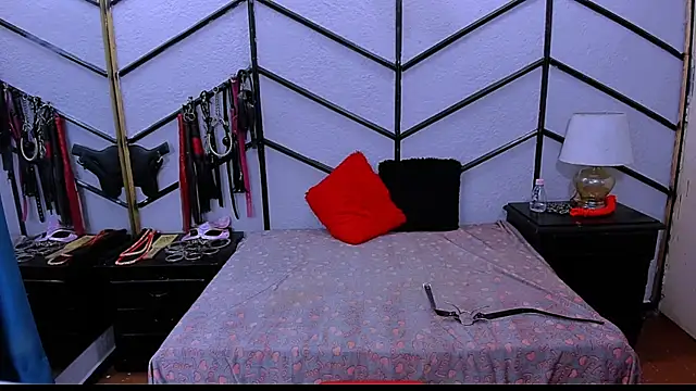 AlanaLuck online show from January 24, 2025, 6:56 pm