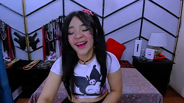 AlanaLuck online show from February 14, 2025, 6:51 pm