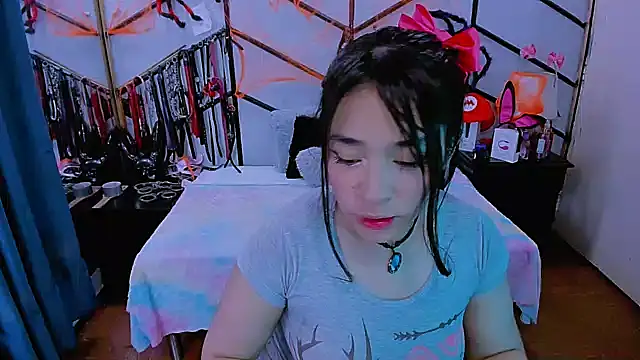 AlanaLuck online show from October 21, 2025, 7:25 pm