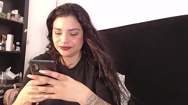 Snapshot of lolaa_staars chatting on January 26, 2025, 12:01 pm lolaa staars online show from January 26, 2025, 12:01 pm