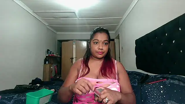 Snapshot of Indianmayaxoxo chatting on December 19, 2024, 2:46 pm Indianmayaxoxo online show from December 19, 2024, 2:46 pm