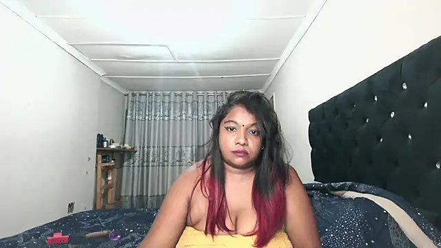Snapshot of Indianmayaxoxo chatting on January 8, 2025, 10:37 pm Indianmayaxoxo online show from January 8, 2025, 10:37 pm