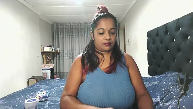 Snapshot of Indianmayaxoxo chatting on October 16, 2025, 5:36 pm Indianmayaxoxo online show from October 16, 2025, 5:36 pm