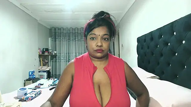 Snapshot of Indianmayaxoxo chatting on October 21, 2025, 5:46 pm Indianmayaxoxo online show from October 21, 2025, 5:46 pm