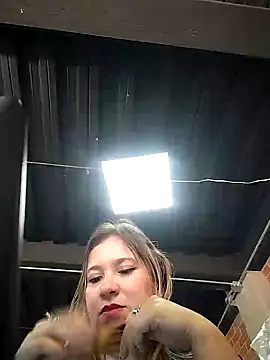 Snapshot of ELEKTRA_LUXURY chatting on January 15, 2025, 8:37 pm ELEKTRA LUXURY online show from January 15, 2025, 8:37 pm