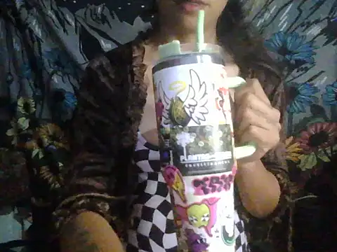 GATIINHA003 online show from December 2, 2025, 2:12 pm