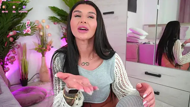 Snapshot of EmilyHudsson_1 chatting on February 22, 2025, 6:08 pm EmilyHudsson 1 online show from February 22, 2025, 6:08 pm