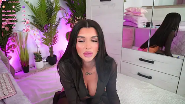 Snapshot of EmilyHudsson_1 chatting on March 12, 2025, 9:03 pm EmilyHudsson 1 online show from March 12, 2025, 9:03 pm