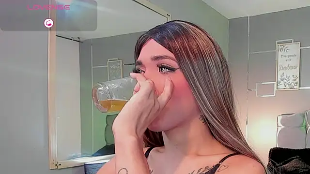 Snapshot of Micaela_Rangel chatting on January 19, 2025, 2:47 am Micaela Rangel online show from January 19, 2025, 2:47 am