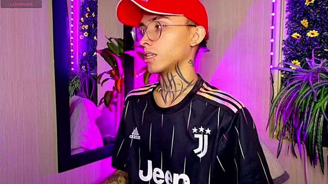 Snapshot of Micaela_Rangel chatting on October 18, 2025, 5:03 pm Micaela Rangel online show from October 18, 2025, 5:03 pm