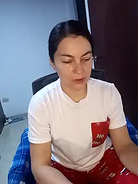 Snapshot of renata_hot1 chatting on February 4, 2025, 2:28 am renata hot1 online show from February 4, 2025, 2:28 am