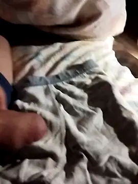 Snapshot of Grig1982 chatting on October 28, 2025, 5:04 pm Grig1982 online show from October 28, 2025, 5:04 pm