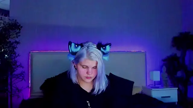 JoannLowe online show from January 30, 2025, 11:55 pm