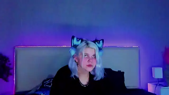 JoannLowe online show from February 13, 2025, 9:06 pm