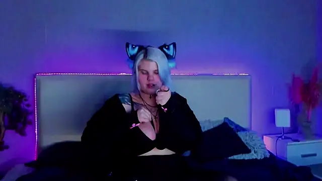 JoannLowe online show from February 22, 2025, 11:46 pm