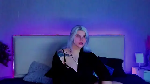 JoannLowe online show from February 25, 2025, 8:09 pm