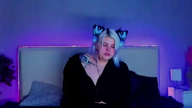 JoannLowe online show from February 27, 2025, 11:59 pm