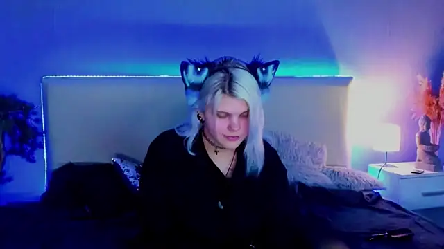 JoannLowe online show from March 9, 2025, 3:01 am