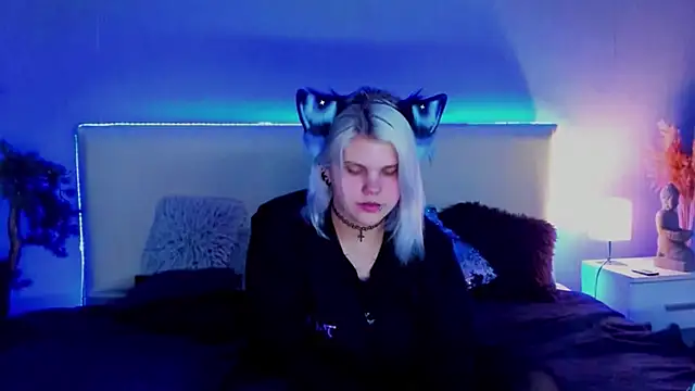 JoannLowe online show from March 9, 2025, 8:31 pm