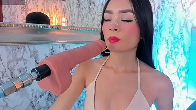 Snapshot of LYEN_RAE chatting on January 11, 2025, 7:27 pm LYEN RAE online show from January 11, 2025, 7:27 pm