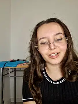 Snapshot of LineaDemie chatting on September 21, 2025, 5:14 pm LineaDemie online show from September 21, 2025, 5:14 pm